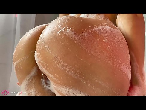 ❤️ Zeshkania masturbon pidhin me vibrator deri në orgazmë intensive në dush ️ Video seksi tek ne sq.xxxtun.ru ❌❤