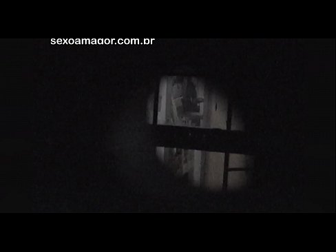 ❤️ Blondie filmohet fshehurazi nga një soditës i lagjes i fshehur pas tullave të zbrazëta ️ Video seksi tek ne sq.xxxtun.ru ❌❤